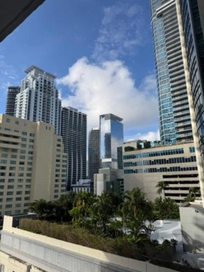 Cozy Brickell Studio